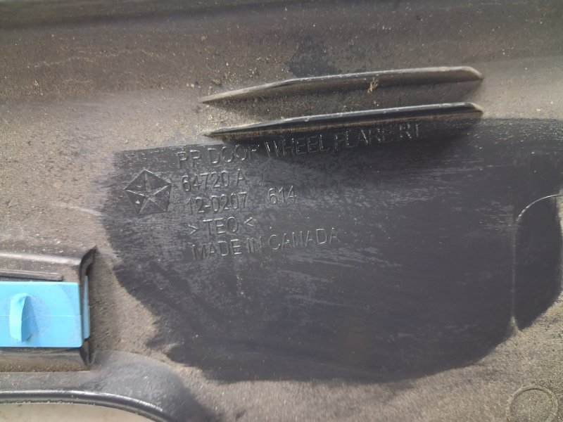 Накладка двери задняя правая Cherokee 2013-2019 KL 2.4 бензин ED6