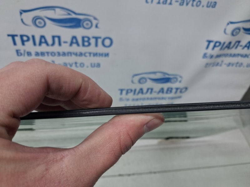 Стекло двери переднее правое Ford Escape 3 2.0 бензин ENR90