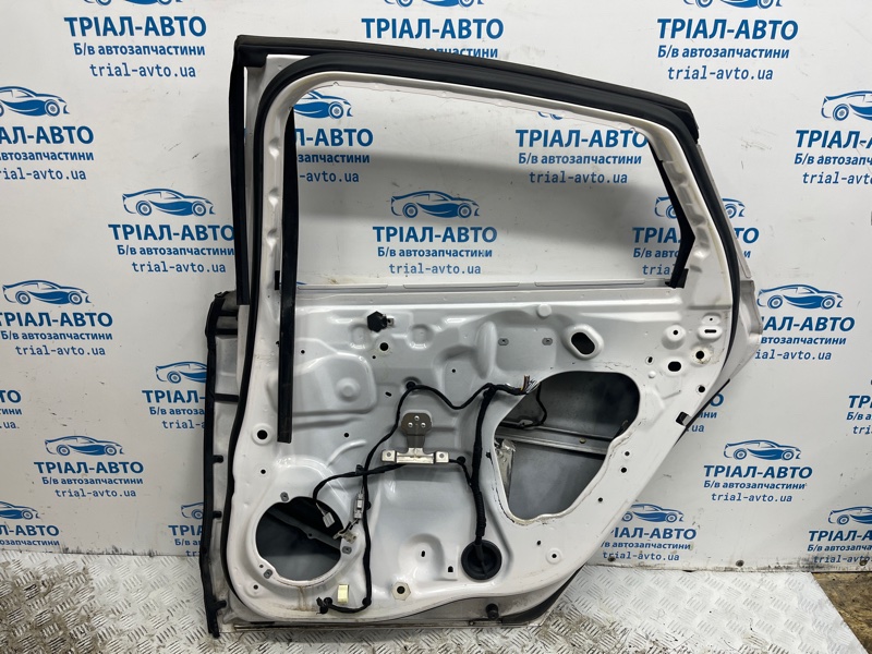 Дверь задняя правая Fusion USA 2013-2020 2 1.5 бензин ENUN0