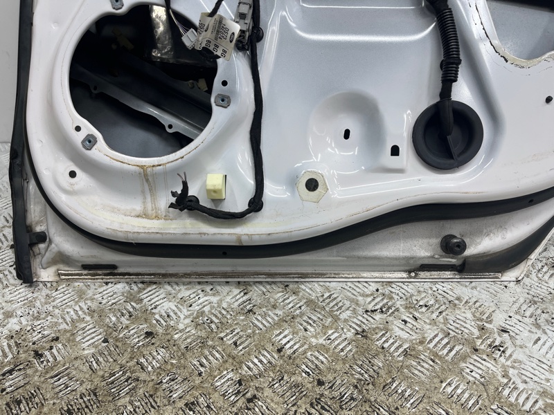 Дверь задняя правая Fusion USA 2013-2020 2 1.5 бензин ENUN0