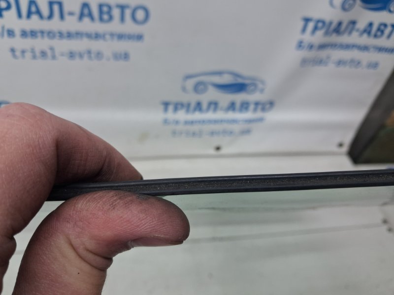 Стекло двери переднее левое Ford Escape 3 2.0 бензин ENR90