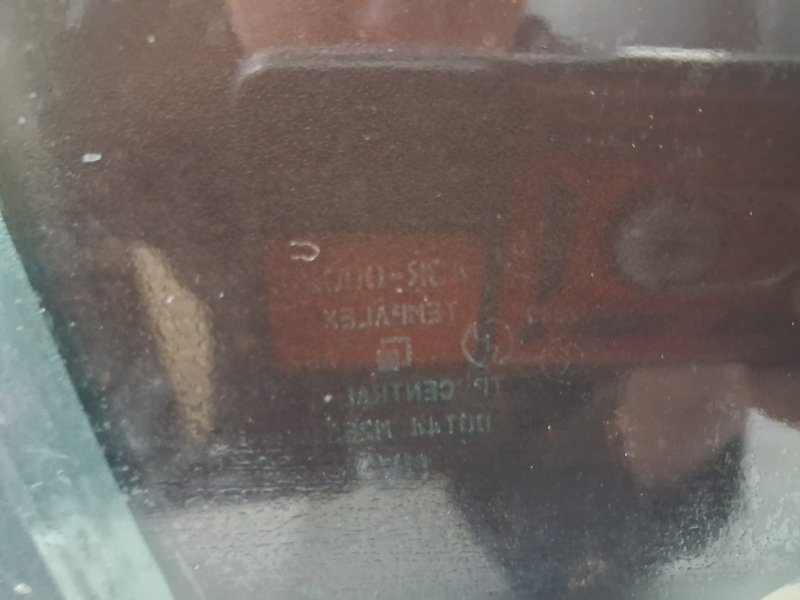 Стекло двери переднее правое FX 2002-2008 S50 3.5 бензин VQ35DE