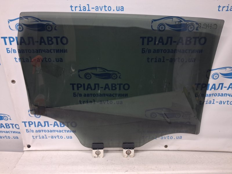 Стекло двери заднее левое Jeep Cherokee KL 2.4 бензин ED6