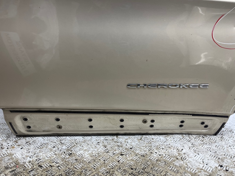 Дверь передняя правая Cherokee 2013-2019 KL 2.4 бензин ED6 Дверь передняя правая Cherokee 2013-2019 KL 2.4 бензин ED6