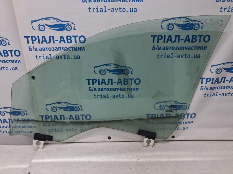 Стекло двери переднее правое Jeep Cherokee KL 2.4 бензин ED6