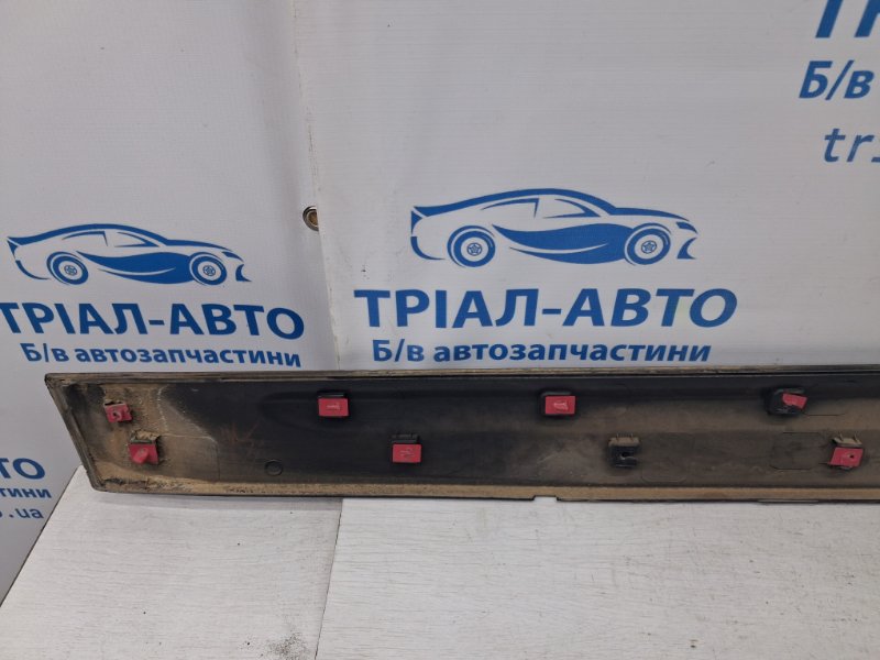 Накладка двери передняя правая Sorento 2009-2021 XM 2.4 бензин G4KJ Накладка двери передняя правая Sorento 2009-2021 XM 2.4 бензин G4KJ