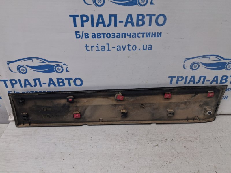Накладка двери задняя правая Sorento 2009-2021 XM 2.4 бензин G4KJ Накладка двери задняя правая Sorento 2009-2021 XM 2.4 бензин G4KJ