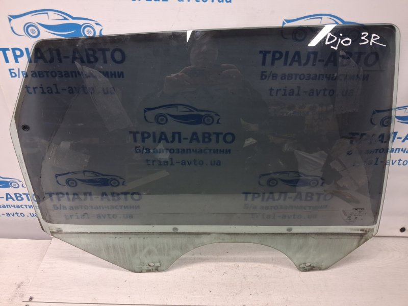 Запчасть стекло двери заднее правое Dodge Journey 2007-2020 1 2.4 бензин ED3 5178046AD Б/У Стекло двери заднее правое Dodge Journey 2007-2020 1 2.4 бензин ED3 5178046AD Б/У