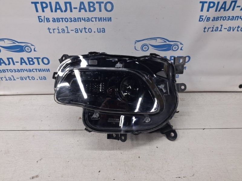 Запчасть фара левая Jeep Cherokee 2013-2019 KL 3.2 бензин EHK 68102849AG Б/У Фара левая Jeep Cherokee 2013-2019 KL 3.2 бензин EHK 68102849AG Б/У