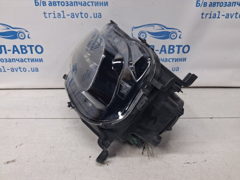 Фара левая Cherokee 2013-2019 KL 3.2 бензин EHK Фара левая Cherokee 2013-2019 KL 3.2 бензин EHK