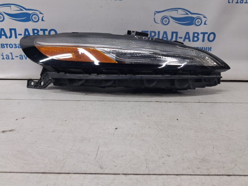 Фара правая Ксенон Jeep Cherokee KL 3.2 бензин EHK