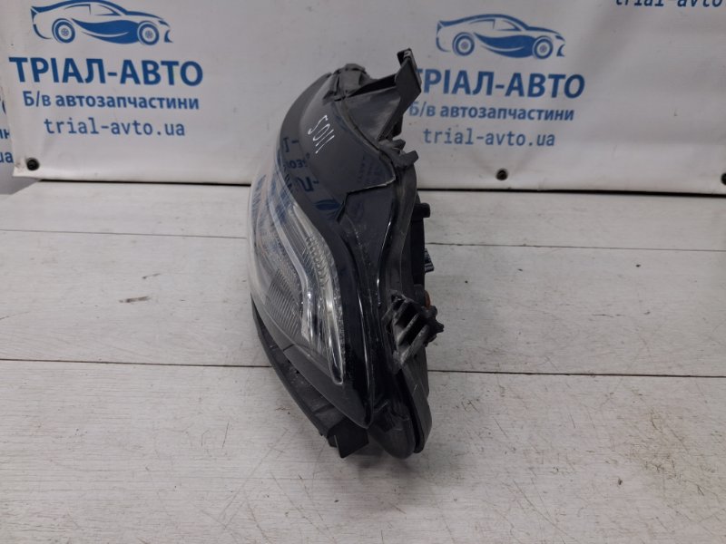Фара правая Ксенон Cherokee 2013-2019 KL 3.2 бензин EHK