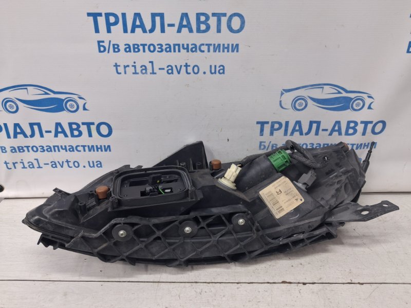 Фара правая Ксенон Cherokee 2013-2019 KL 3.2 бензин EHK