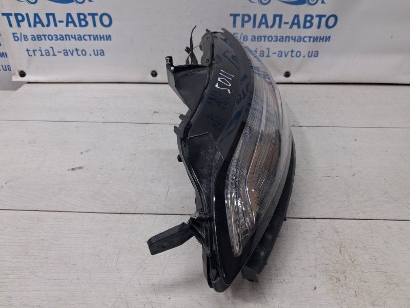 Фара левая Ксенон Cherokee 2013-2019 KL 3.2 бензин EHK Фара левая Ксенон Cherokee 2013-2019 KL 3.2 бензин EHK