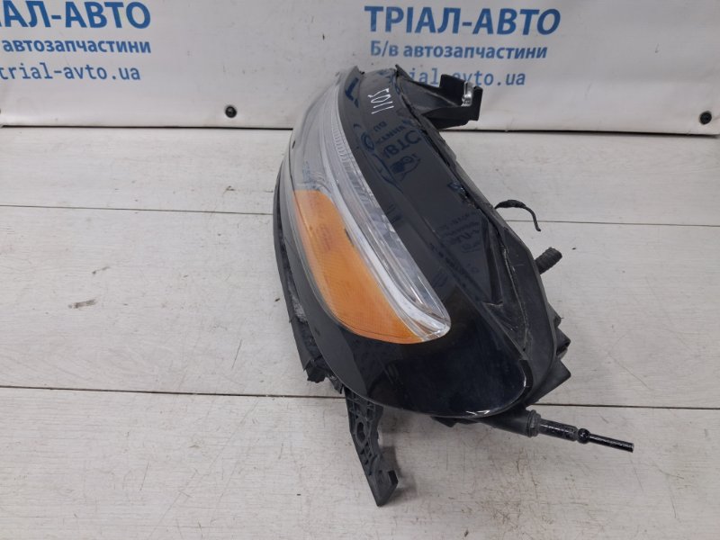 Фара левая Ксенон Cherokee 2013-2019 KL 3.2 бензин EHK Фара левая Ксенон Cherokee 2013-2019 KL 3.2 бензин EHK