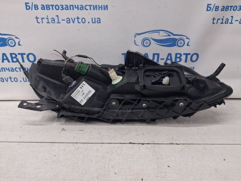 Фара левая Ксенон Cherokee 2013-2019 KL 3.2 бензин EHK Фара левая Ксенон Cherokee 2013-2019 KL 3.2 бензин EHK