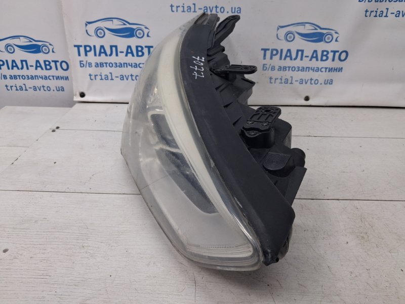 Фара правая галоген Santa fe 2012-2019 DM 2.4 бензин G4KJ