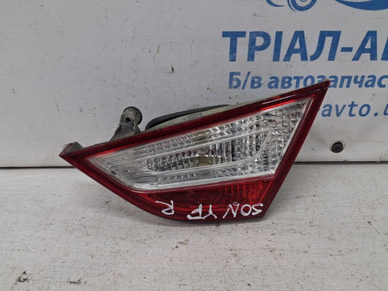 Фонарь задний внутренний правый Hyundai Sonata 2010-2016 YF 2.4 бензин G4KJ 924043Q000 Б/У