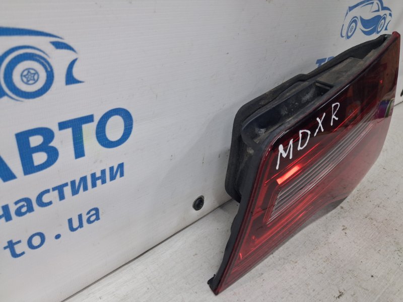 Фонарь задний внутренний правый Acura MDX YD2 3.7 бензин J37A1
