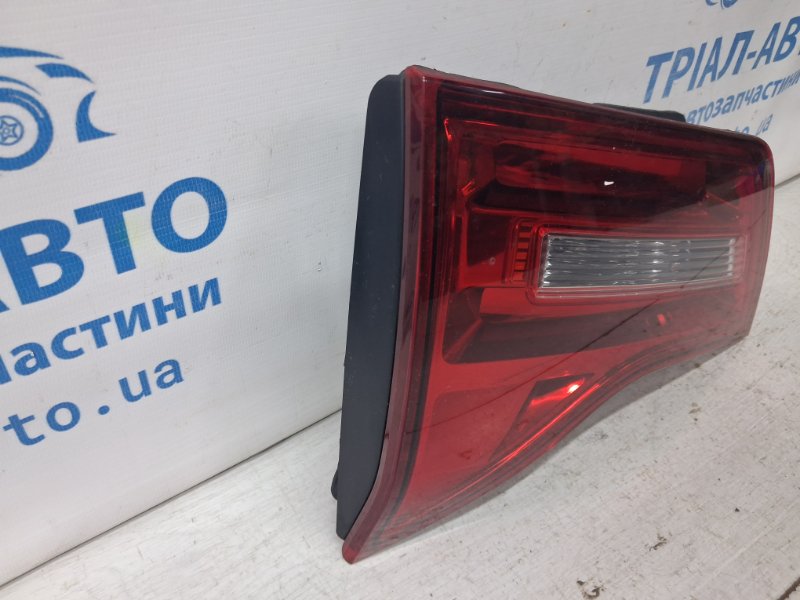 Фонарь задний внутренний левый Acura MDX YD2 3.7 бензин J37A1 Фонарь задний внутренний левый Acura MDX YD2 3.7 бензин J37A1