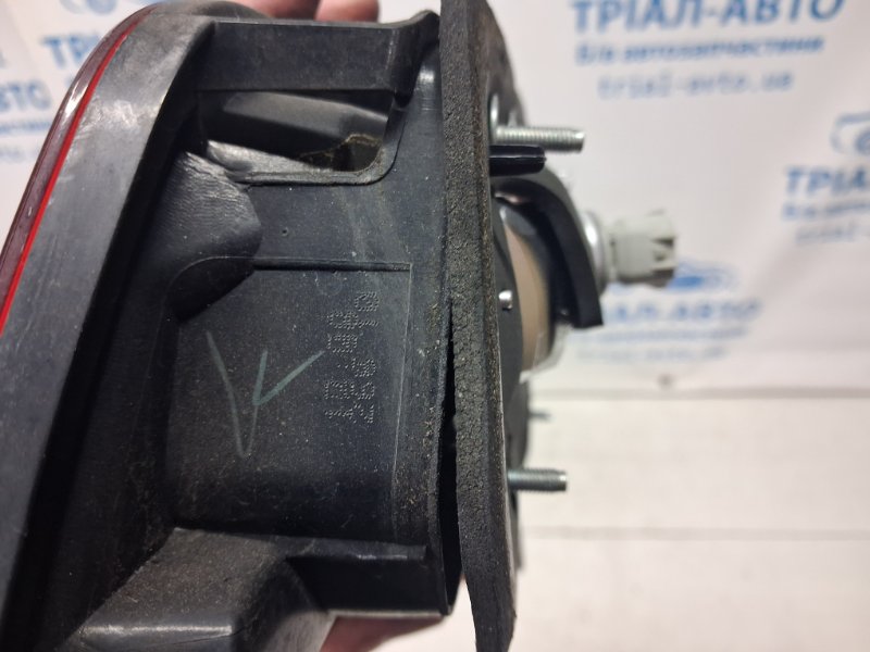 Фонарь задний внутренний левый MDX 2006-2013 YD2 3.7 бензин J37A1 Фонарь задний внутренний левый MDX 2006-2013 YD2 3.7 бензин J37A1