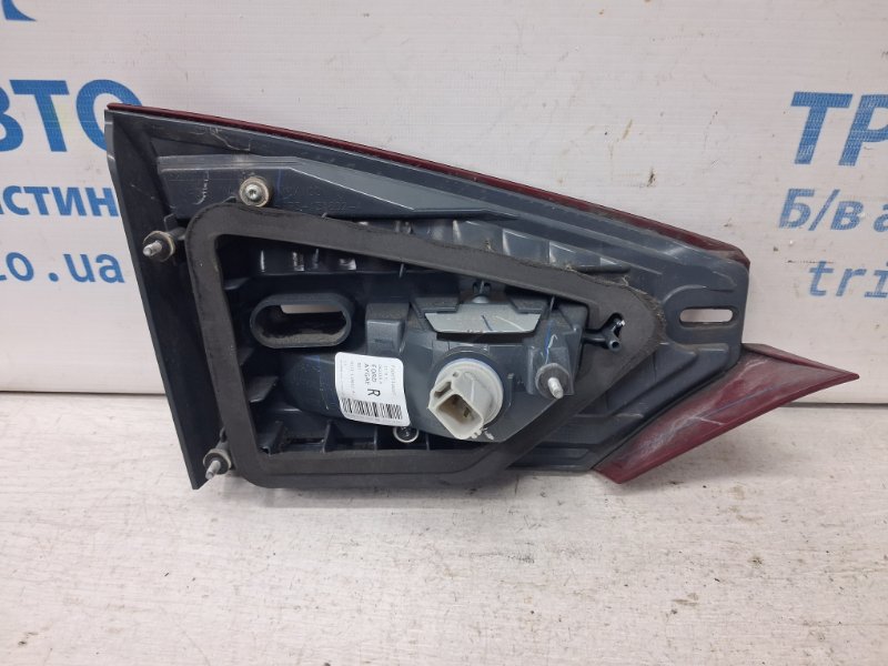 Фонарь задний внутренний правый Fusion USA 2013-2020 2 1.5 бензин ENUN0