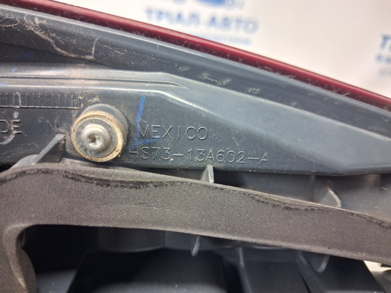 Фонарь задний внутренний правый Fusion USA 2013-2020 2 1.5 бензин ENUN0