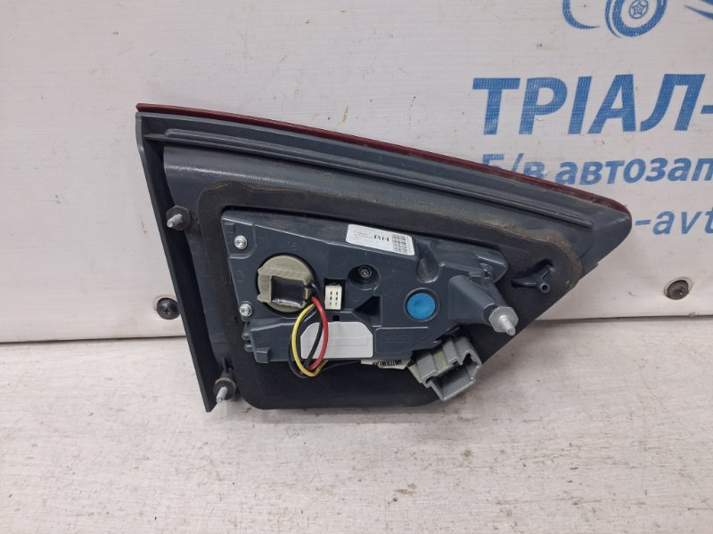 Фонарь задний внутренний правый Fusion USA 2013-2020 2 1.5 бензин ENUN0