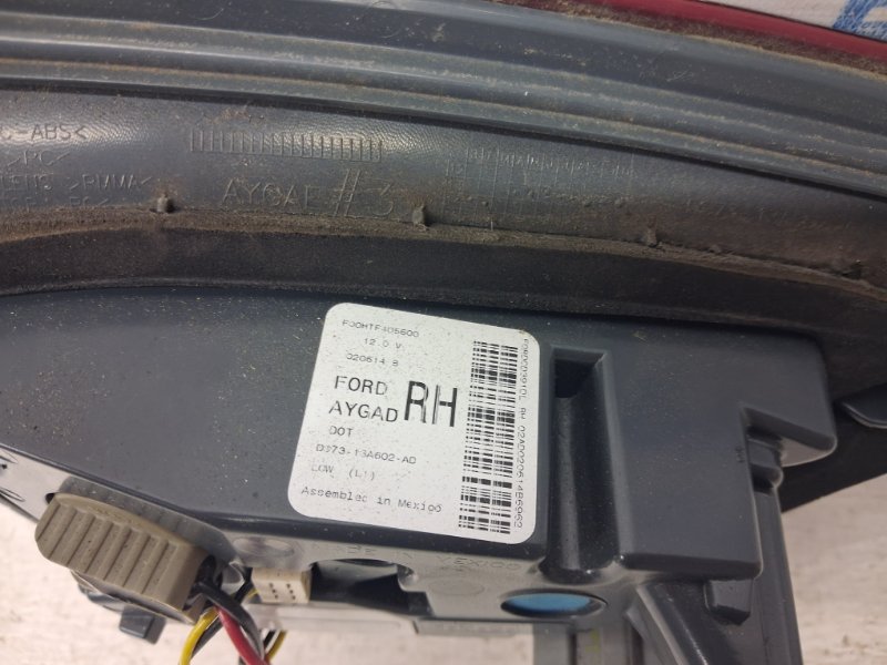 Фонарь задний внутренний правый Fusion USA 2013-2020 2 1.5 бензин ENUN0