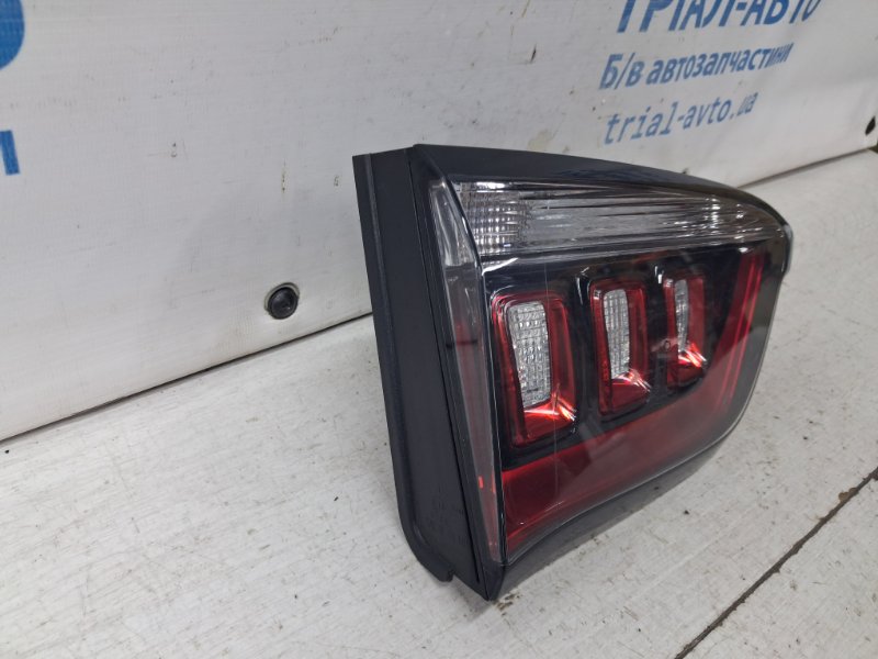 Фонарь задний внутренний левый Compass 2016-2020 MP 2.4 бензин EDE Фонарь задний внутренний левый Compass 2016-2020 MP 2.4 бензин EDE