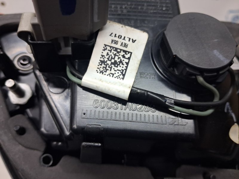 Фонарь задний внутренний левый Compass 2016-2020 MP 2.4 бензин EDE Фонарь задний внутренний левый Compass 2016-2020 MP 2.4 бензин EDE