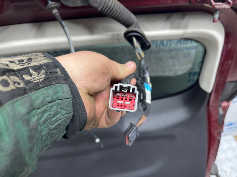 Крышка багажника Escape 2012-2019 3 2.0 бензин ENR90