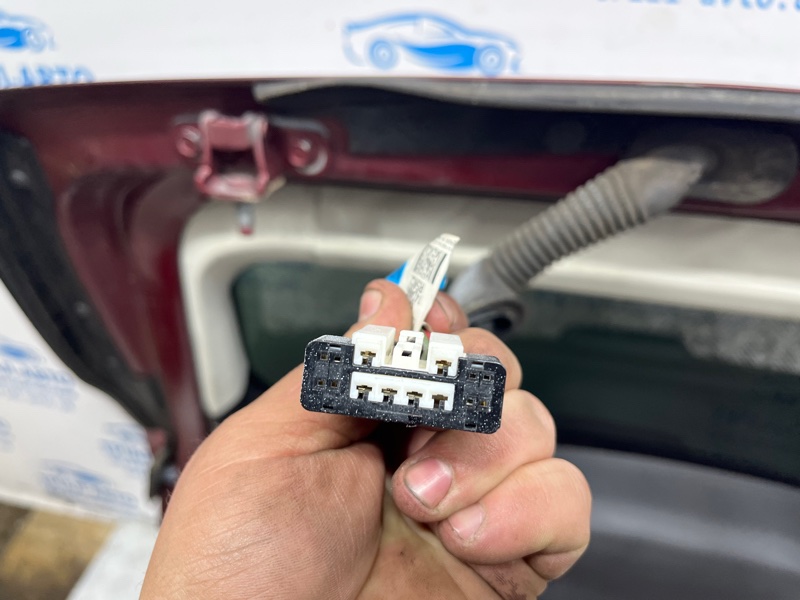 Крышка багажника Escape 2012-2019 3 2.0 бензин ENR90