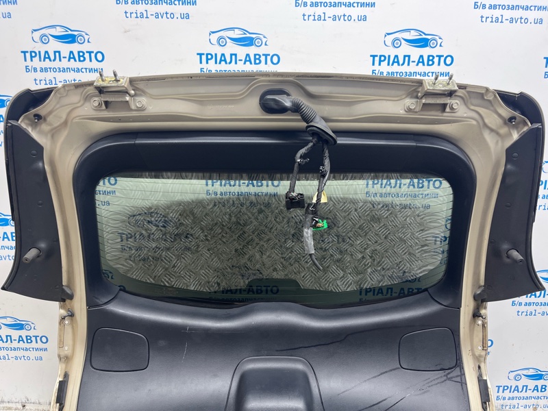 Крышка багажника Cherokee 2013-2019 KL 2.4 бензин ED6 Крышка багажника Cherokee 2013-2019 KL 2.4 бензин ED6