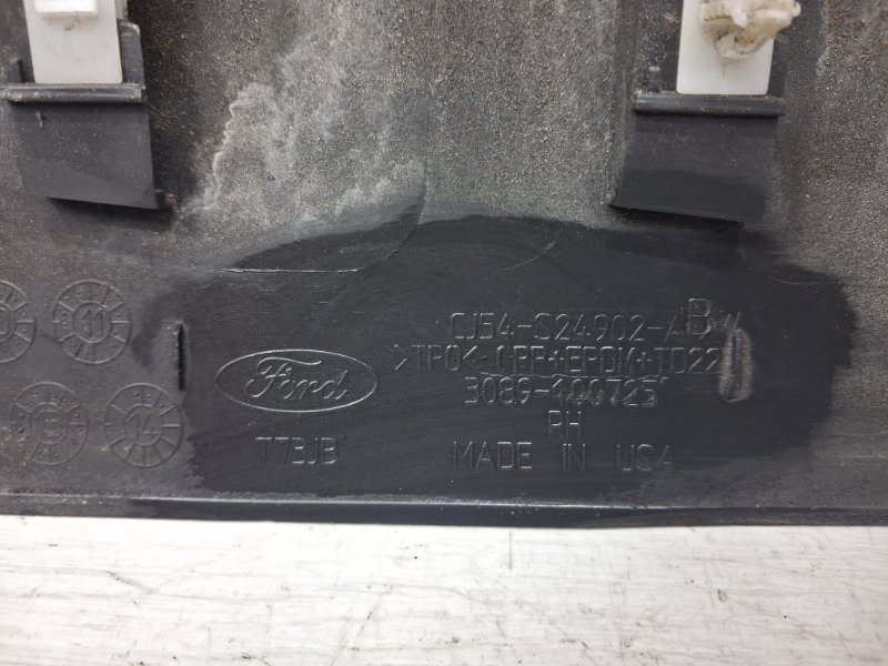 Накладка двери задняя правая Escape 2012-2019 3 2.0 бензин ENR90