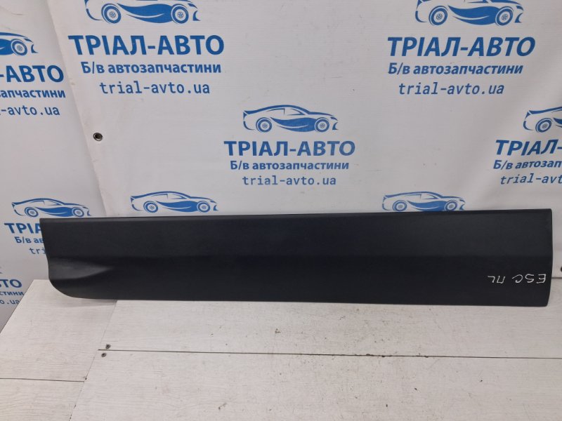 Накладка двери передняя левая Ford Escape 2012-2019 3 2.0 бензин ENR90 CJ5Z7820879AA Б/У