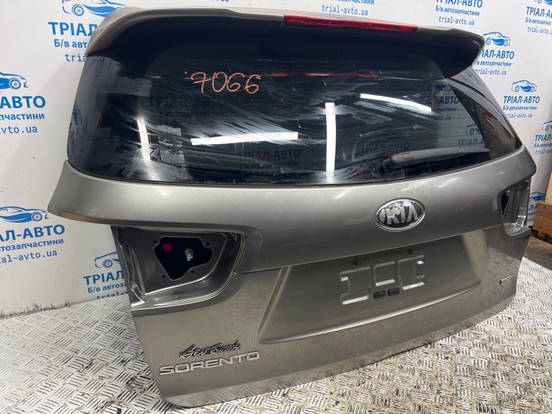 Крышка багажника Sorento 2014-2020 UM 2.4 бензин G4KJ Крышка багажника Sorento 2014-2020 UM 2.4 бензин G4KJ