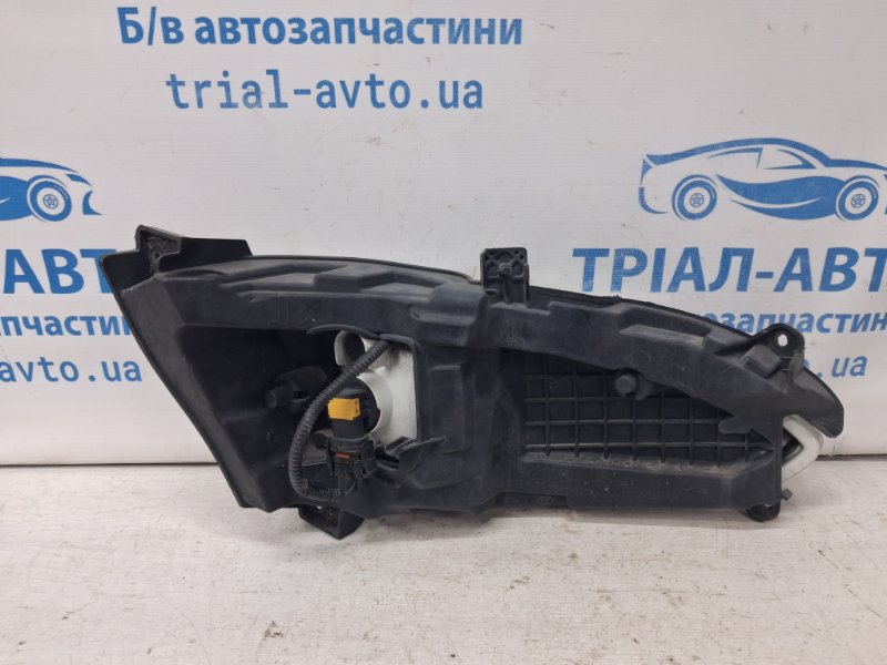 Фара противотуманная левая Santa fe 2012-2019 DM 2.4 бензин G4KJ Фара противотуманная левая Santa fe 2012-2019 DM 2.4 бензин G4KJ