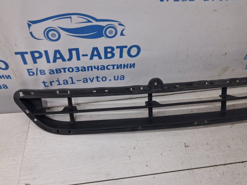 Решетка бампера центральная Hyundai Santa fe DM 2.4 бензин G4KJ Решетка бампера центральная Hyundai Santa fe DM 2.4 бензин G4KJ