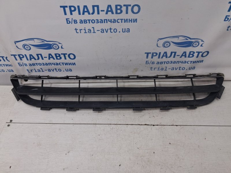 Решетка бампера центральная Infiniti QX60 2013-2021 L50 3.5 бензин VQ35DE 620743JA0A Б/У