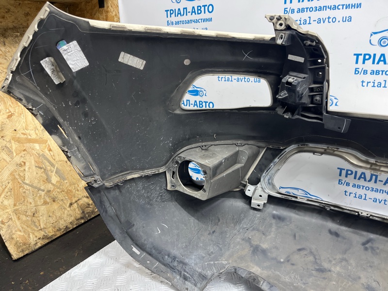 Бампер передний Cherokee 2013-2019 KL 2.4 бензин ED6