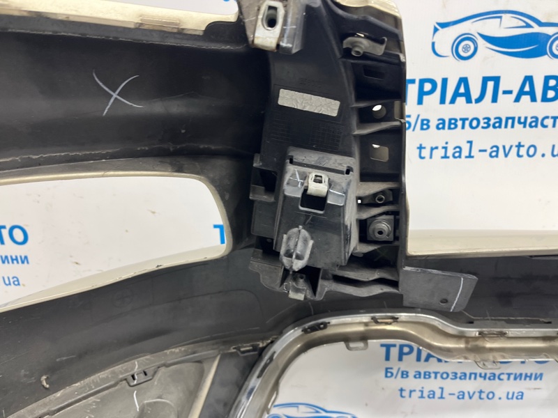 Бампер передний Cherokee 2013-2019 KL 2.4 бензин ED6