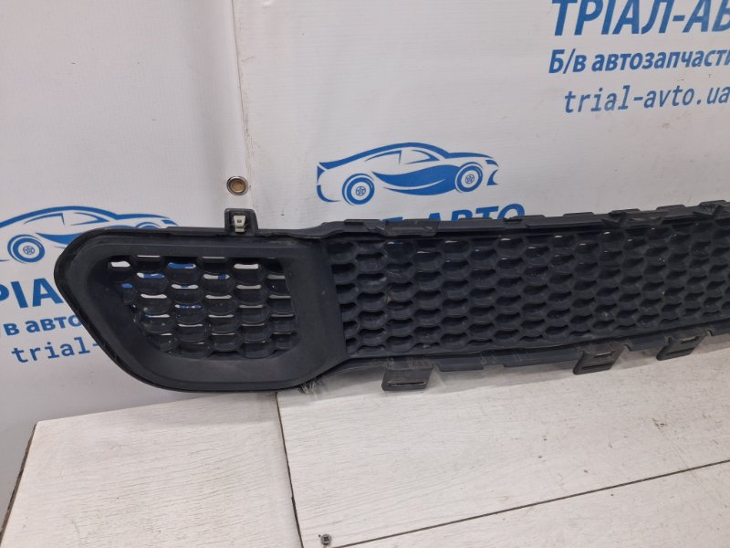 Решетка бампера центральная Cherokee 2013-2019 KL 3.2 бензин EHK