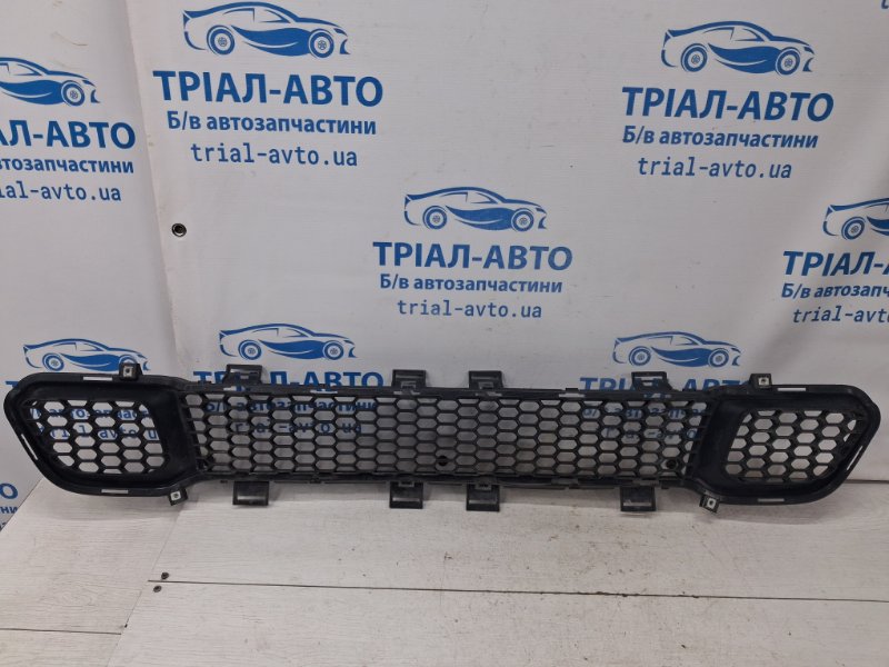 Решетка бампера центральная Cherokee 2013-2019 KL 3.2 бензин EHK