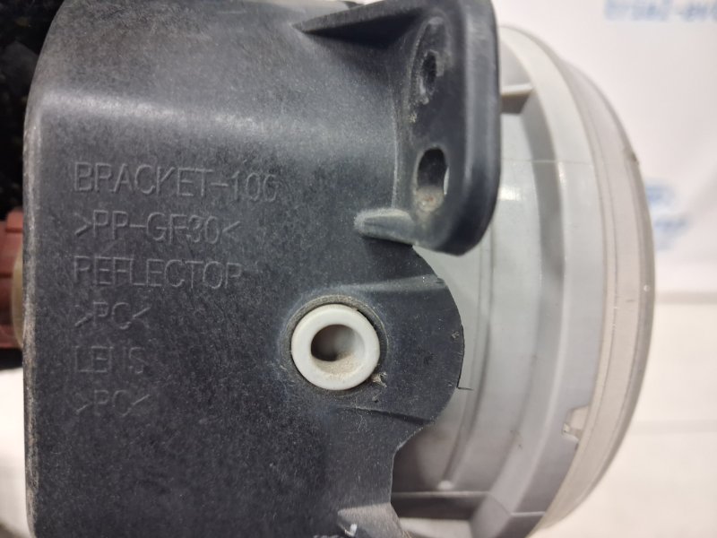 Фара противотуманная левая Jeep Grand Cherokee WK2 3.6 бензин ERB Фара противотуманная левая Jeep Grand Cherokee WK2 3.6 бензин ERB