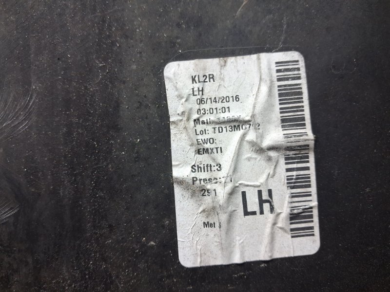 Бампер задний левый клык Cherokee 2013-2019 KL 2.4 бензин ED6 Бампер задний левый клык Cherokee 2013-2019 KL 2.4 бензин ED6