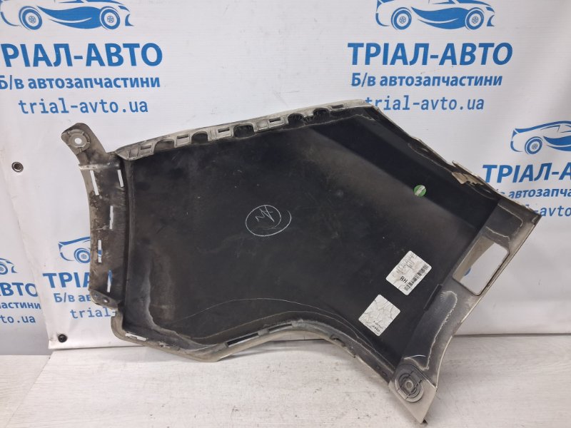 Бампер задний правый клык Cherokee 2013-2019 KL 2.4 бензин ED6 Бампер задний правый клык Cherokee 2013-2019 KL 2.4 бензин ED6