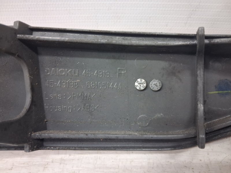 Катафот правый Jeep Cherokee KL 2.4 бензин ED6