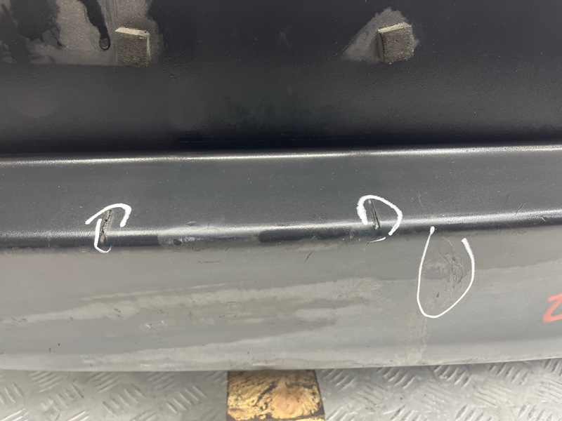 Бампер задний Cherokee 2013-2019 KL 2.4 бензин ED6 Бампер задний Cherokee 2013-2019 KL 2.4 бензин ED6