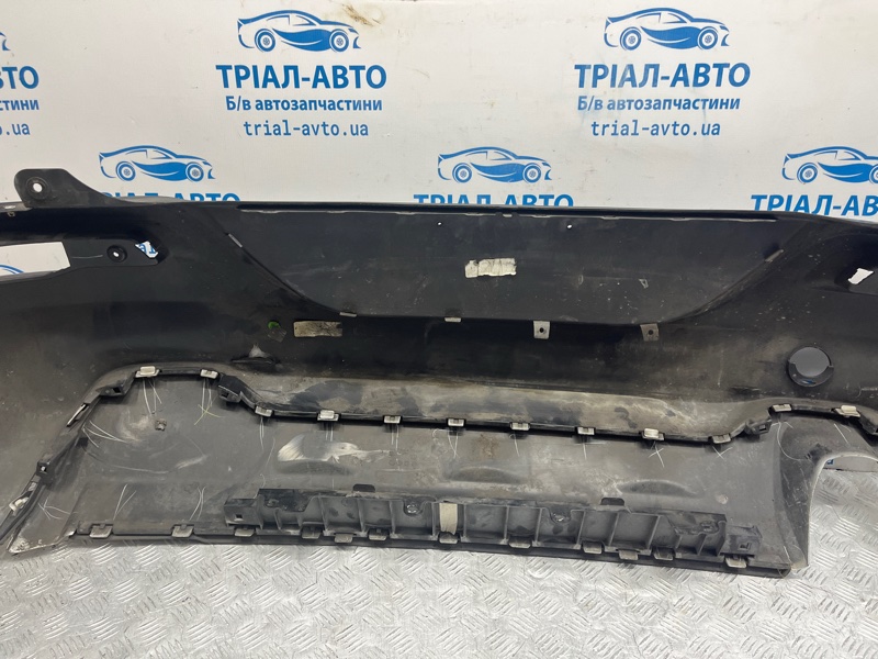 Бампер задний Cherokee 2013-2019 KL 2.4 бензин ED6 Бампер задний Cherokee 2013-2019 KL 2.4 бензин ED6